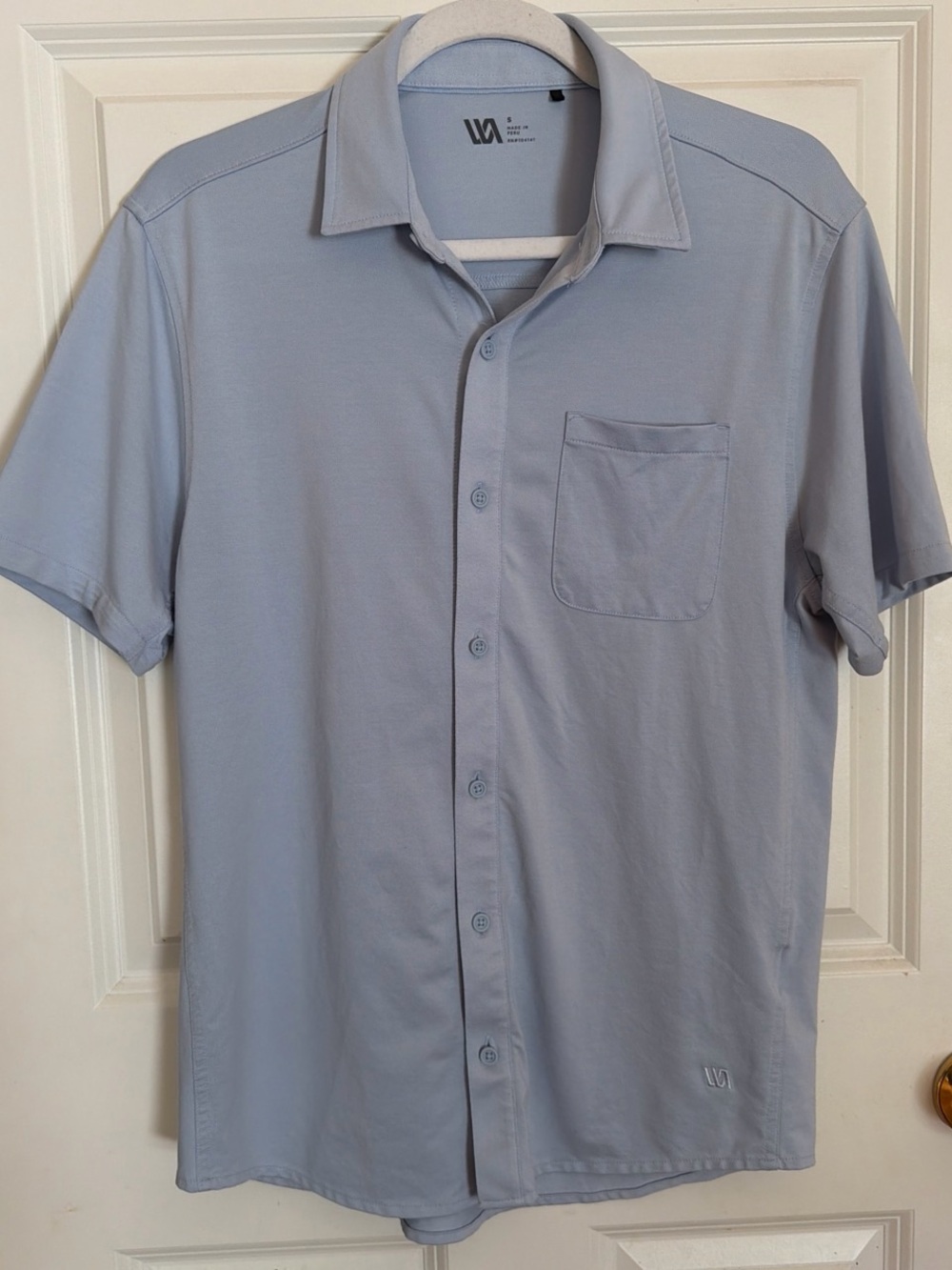 Men’s Short-Sleeve Button-Down Shirt